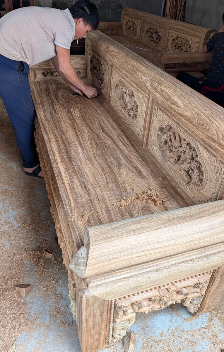 Bộ Trường Kỷ Gỗ Gụ Lào Chân Vấu Dài 2m37 - Hàng Đặt Dày Dặn, Vân Tuyển Chọn - Đồ Gỗ Trọng Hiếu