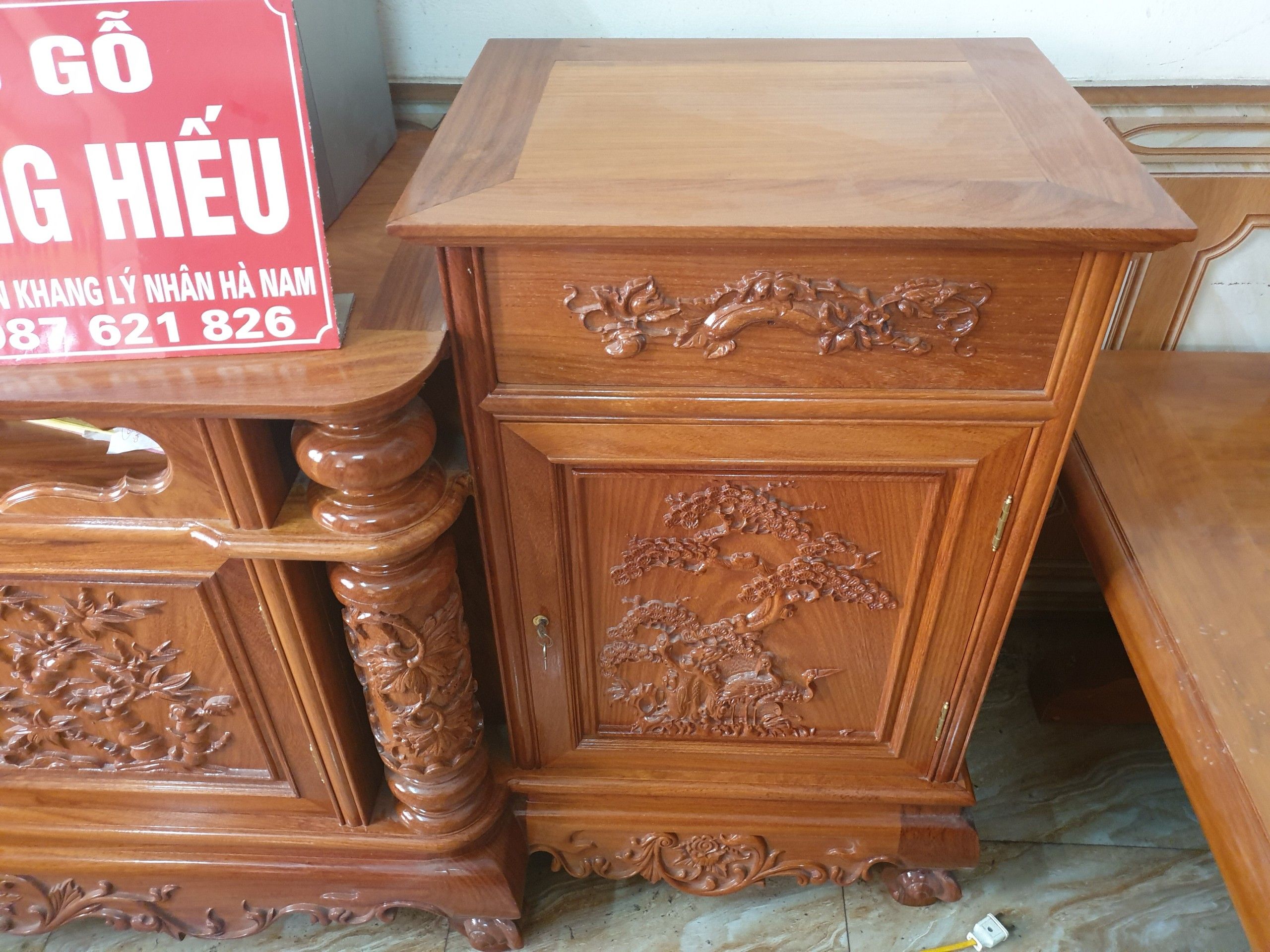 Tủ Kệ Lệch - Gỗ Gõ Đỏ - Đồ Gỗ Trọng Hiếu